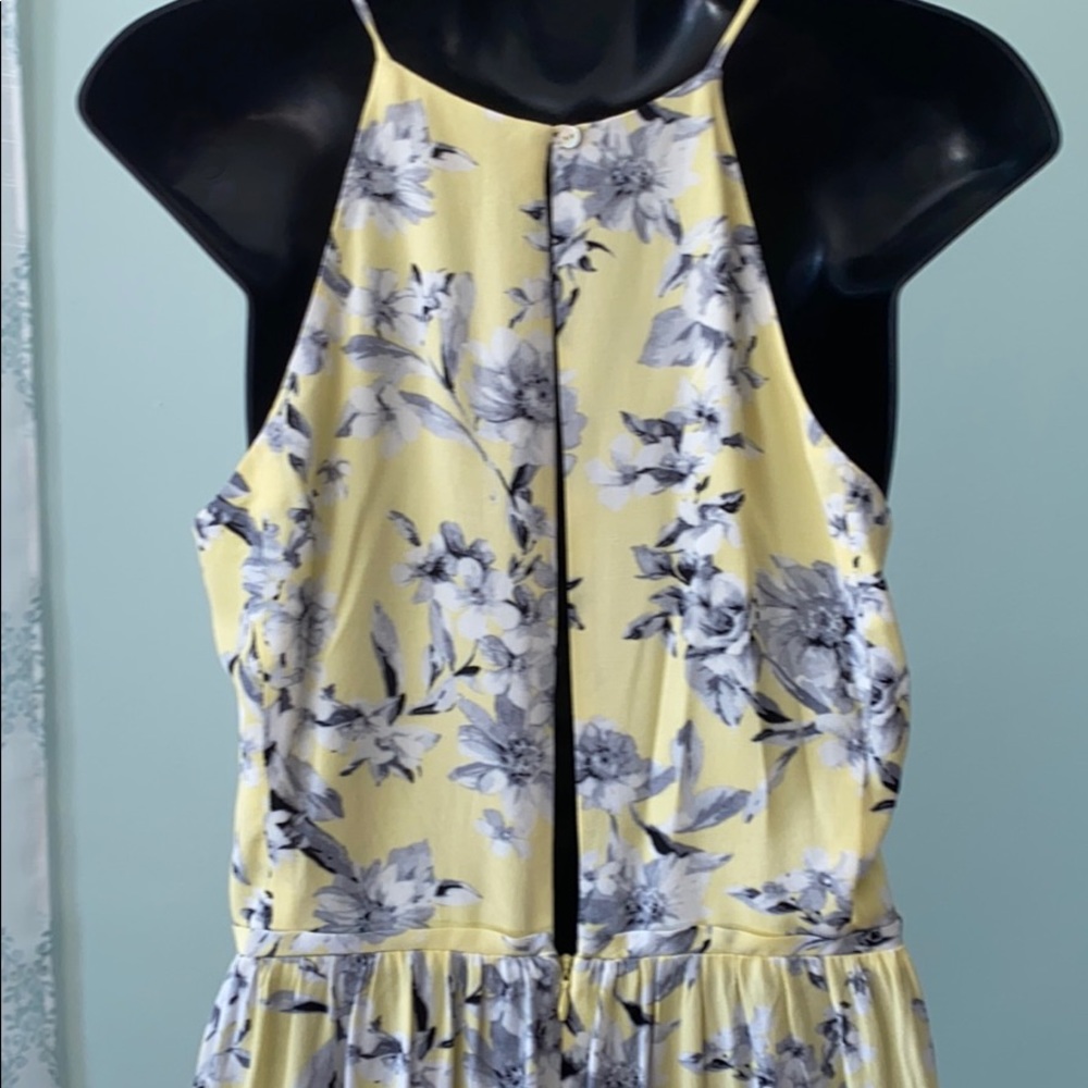 Forever 21 yellow floral romper Size XS - Picture 3 of 12